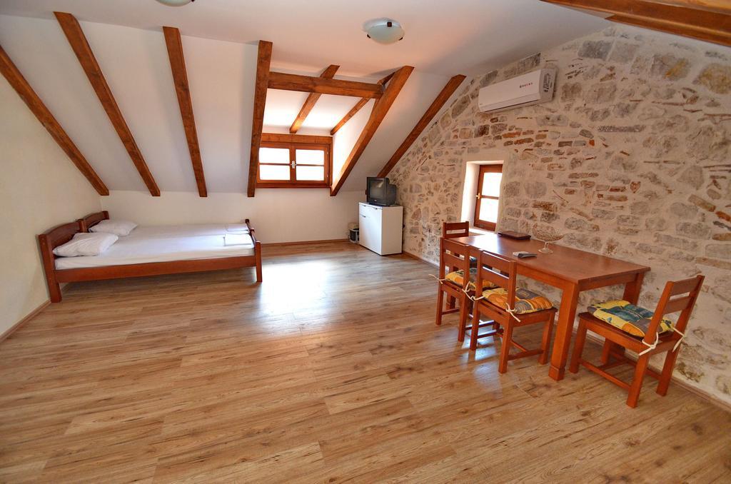 Apartments Historic Stone House Kotor Quarto foto